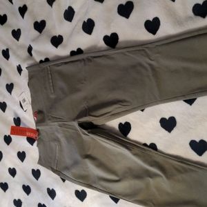 Guess ultra stretchy green pants!